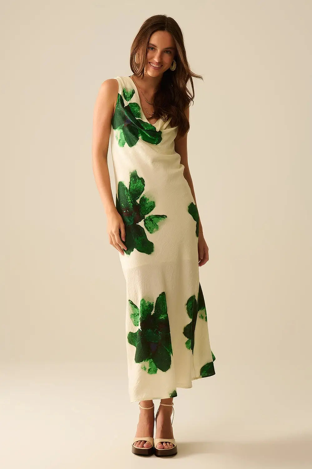 Q2 Flowy sleeveless Green maxi dress with floral print