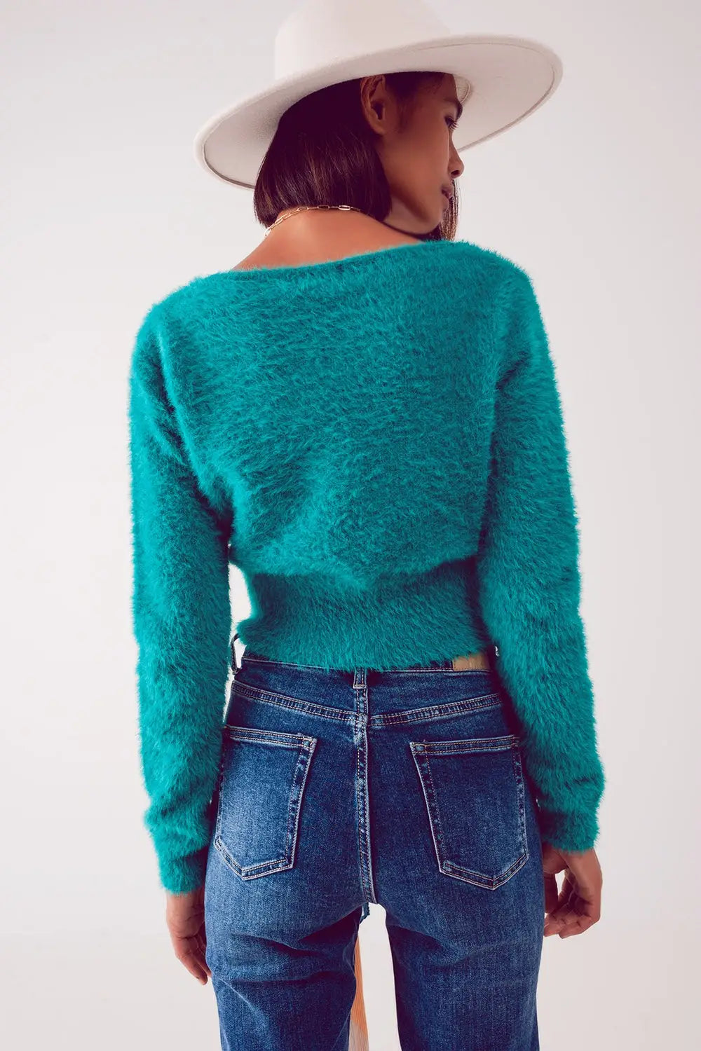 Fluffy v neck knit jumper in green - Sweaters
