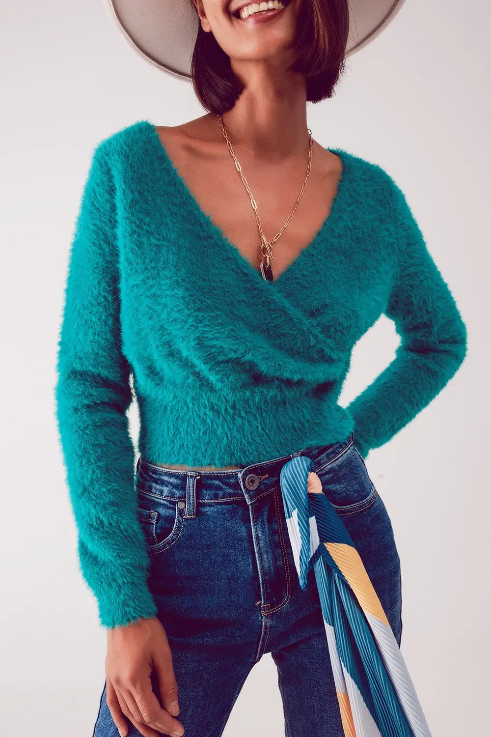 Fluffy v neck knit jumper in green - Sweaters