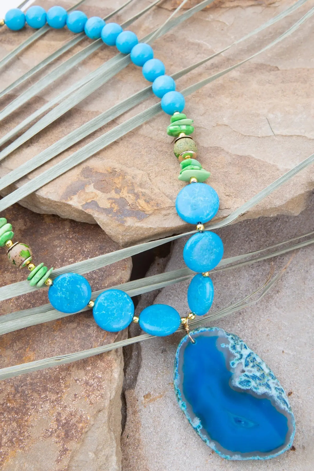 Fresh Twist Lime and Blue Agate Pendant Necklace - Necklaces