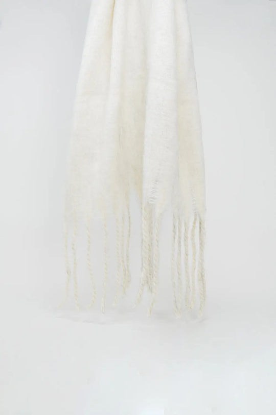 Q2 Fringed striped scarf in black