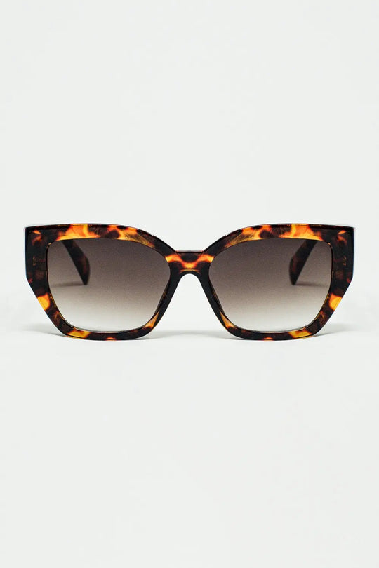 Q2 geometric polarized sunglasses with gradient dark lenses and tortoise shell