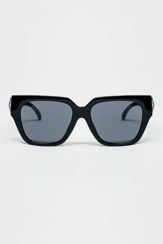 Q2 geometric thick black sunglasses with black lens