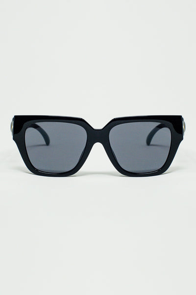 Q2 geometric thick black sunglasses with black lens