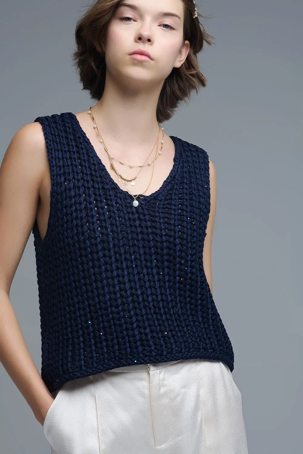 Q2 Gilet crocheté en marine avec fils pailletés