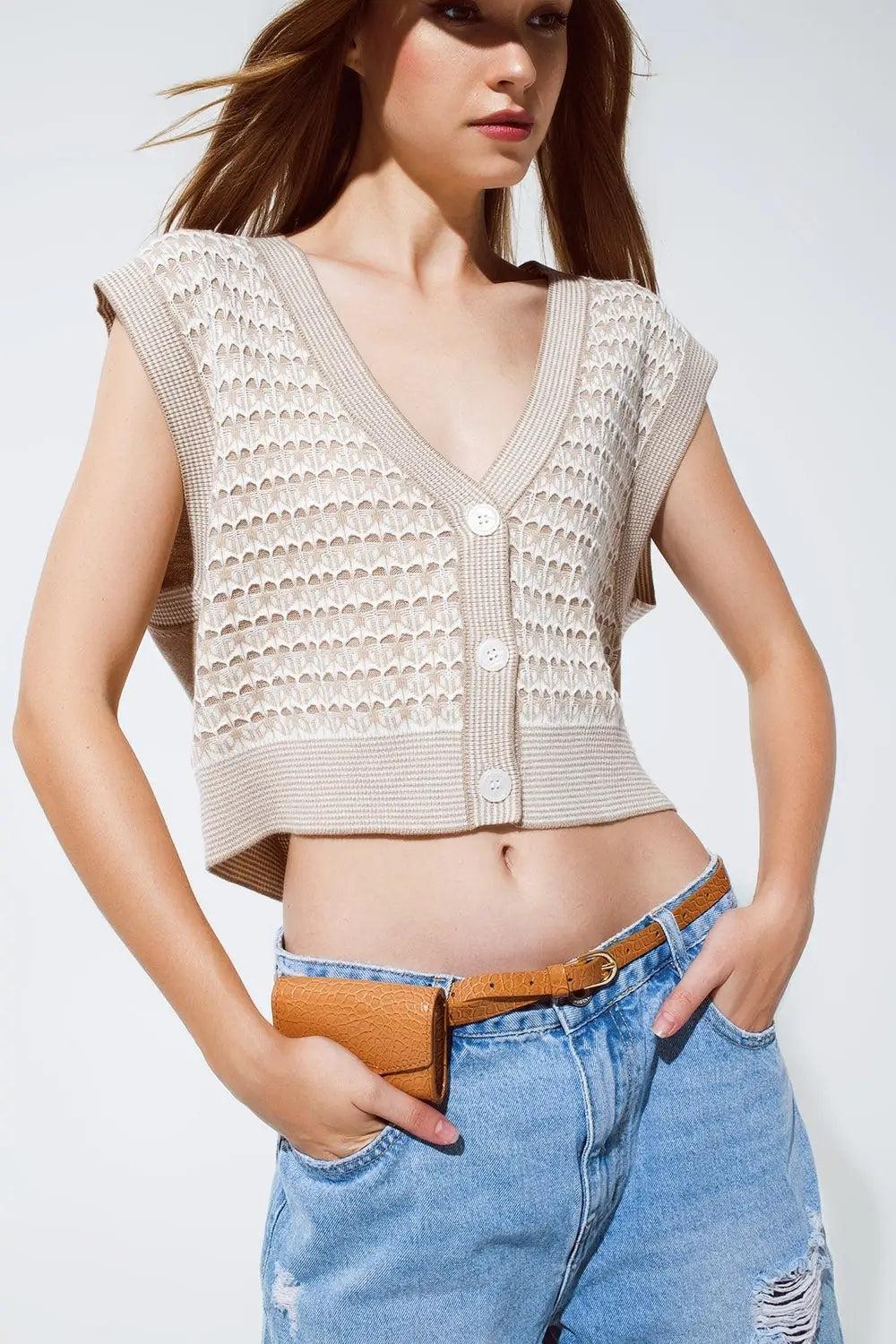 Gilet croisé en tricot avec bordures en côtes en beige - Pulls