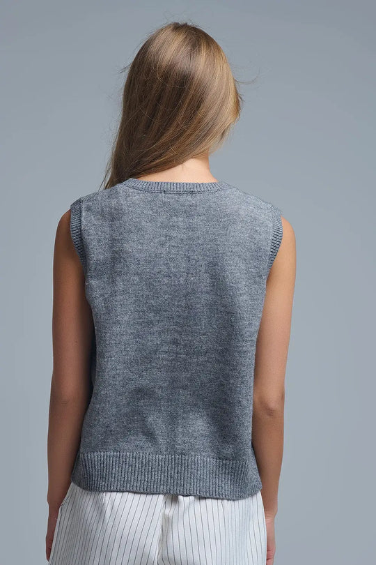Gilet tricoté à col ras du cou et à boutons métalliques en gris - Pulls