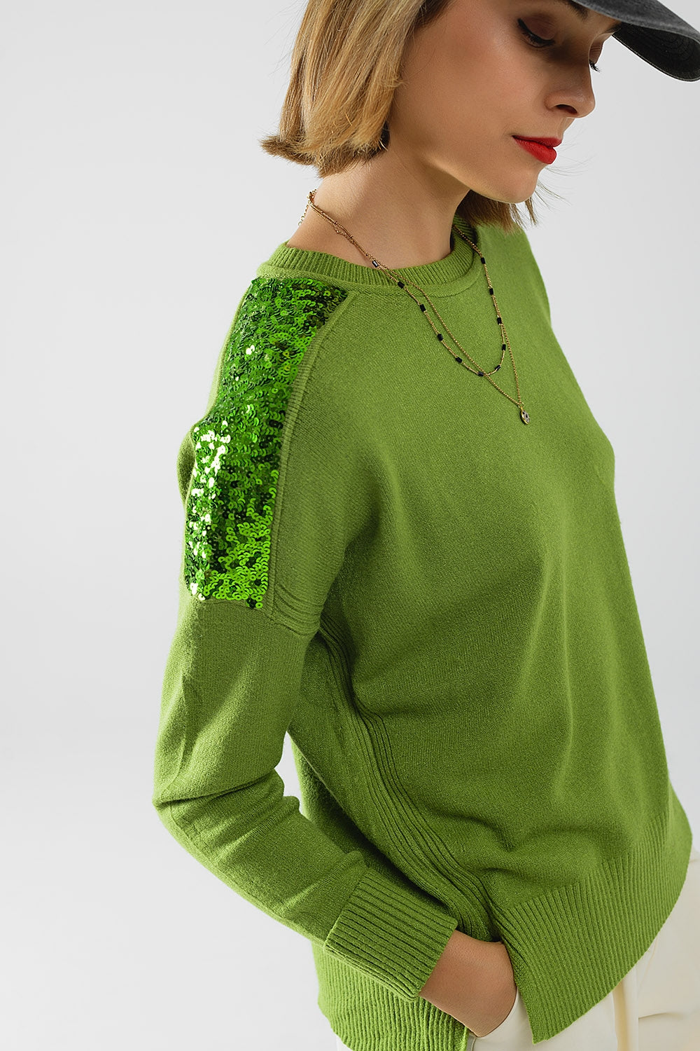 Green Long Sleeves Sweater With Sequins on The Shoulders