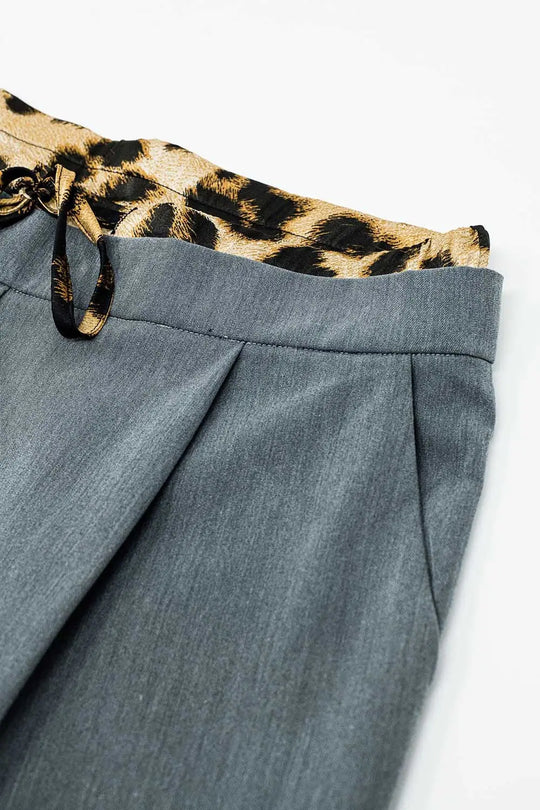 Grey pleated pants with leopard detail at the waist - Pants