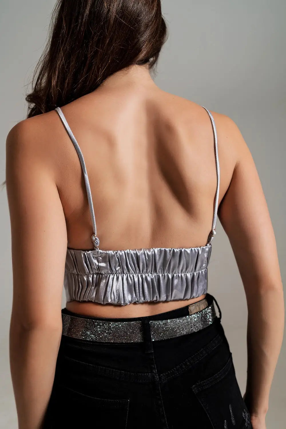 Haut de soirée court en tissu satiné argent avec col en V - Tops