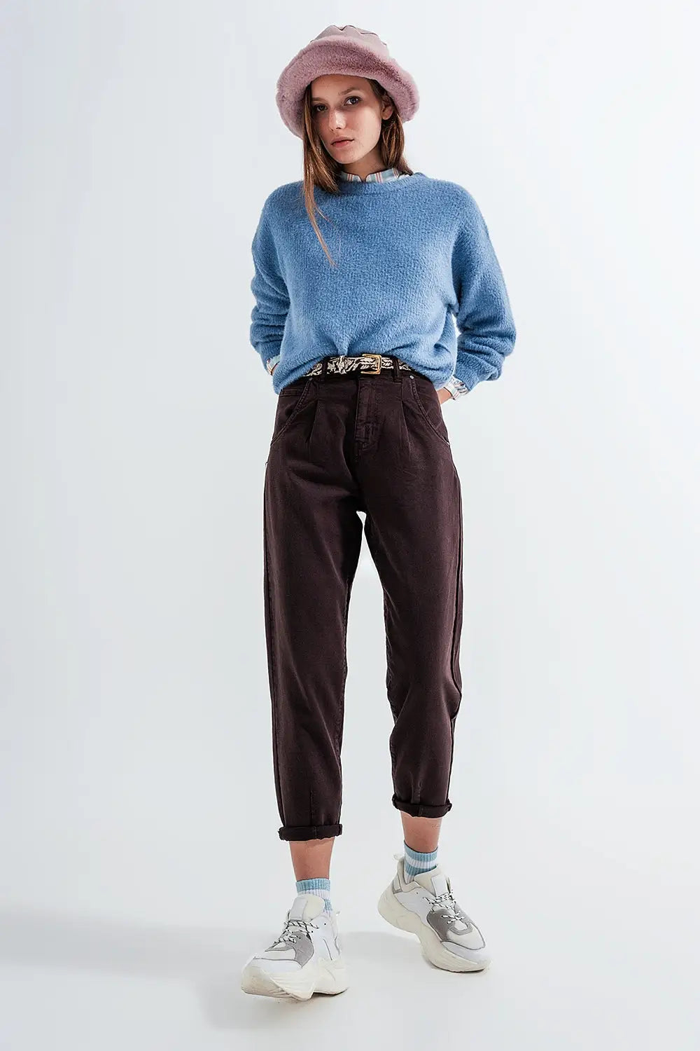 High rise jeans with pleat front in brown - Jeans