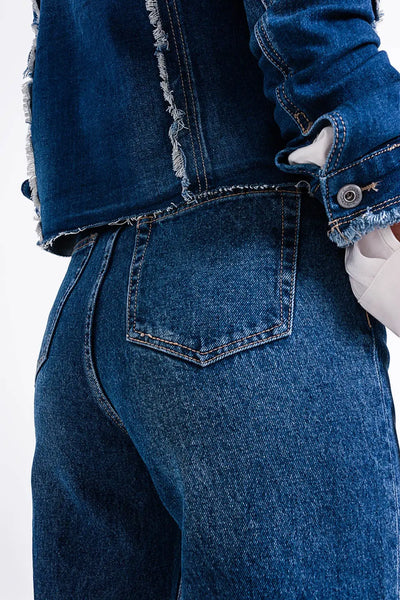 High rise mom fit jeans with medium wash - Jeans