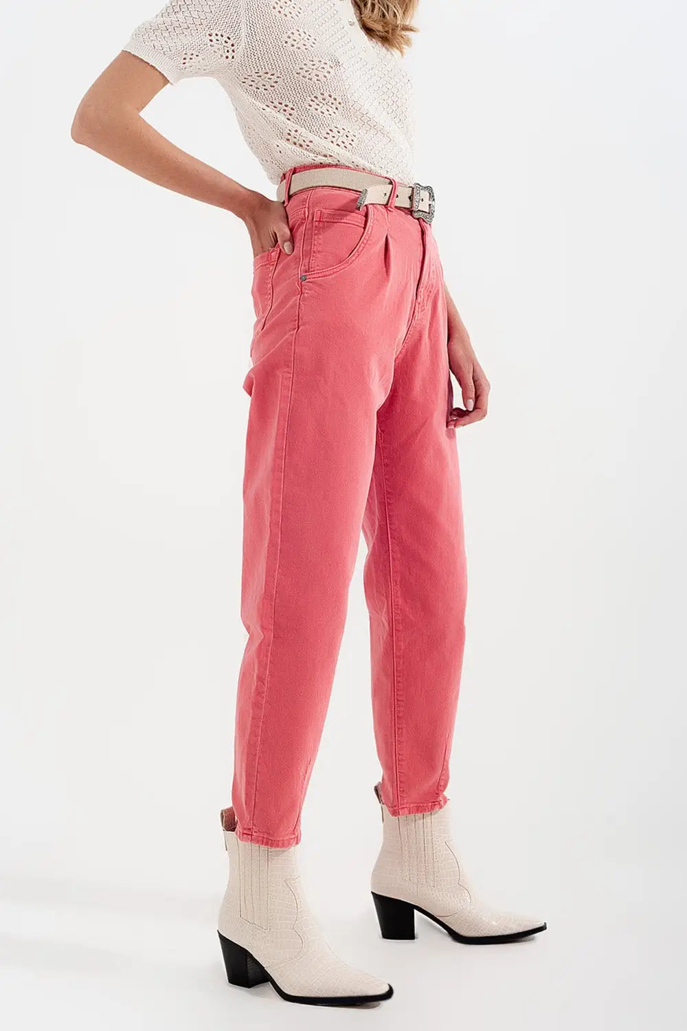 High rise mom jeans with pleat front in pink - Jeans