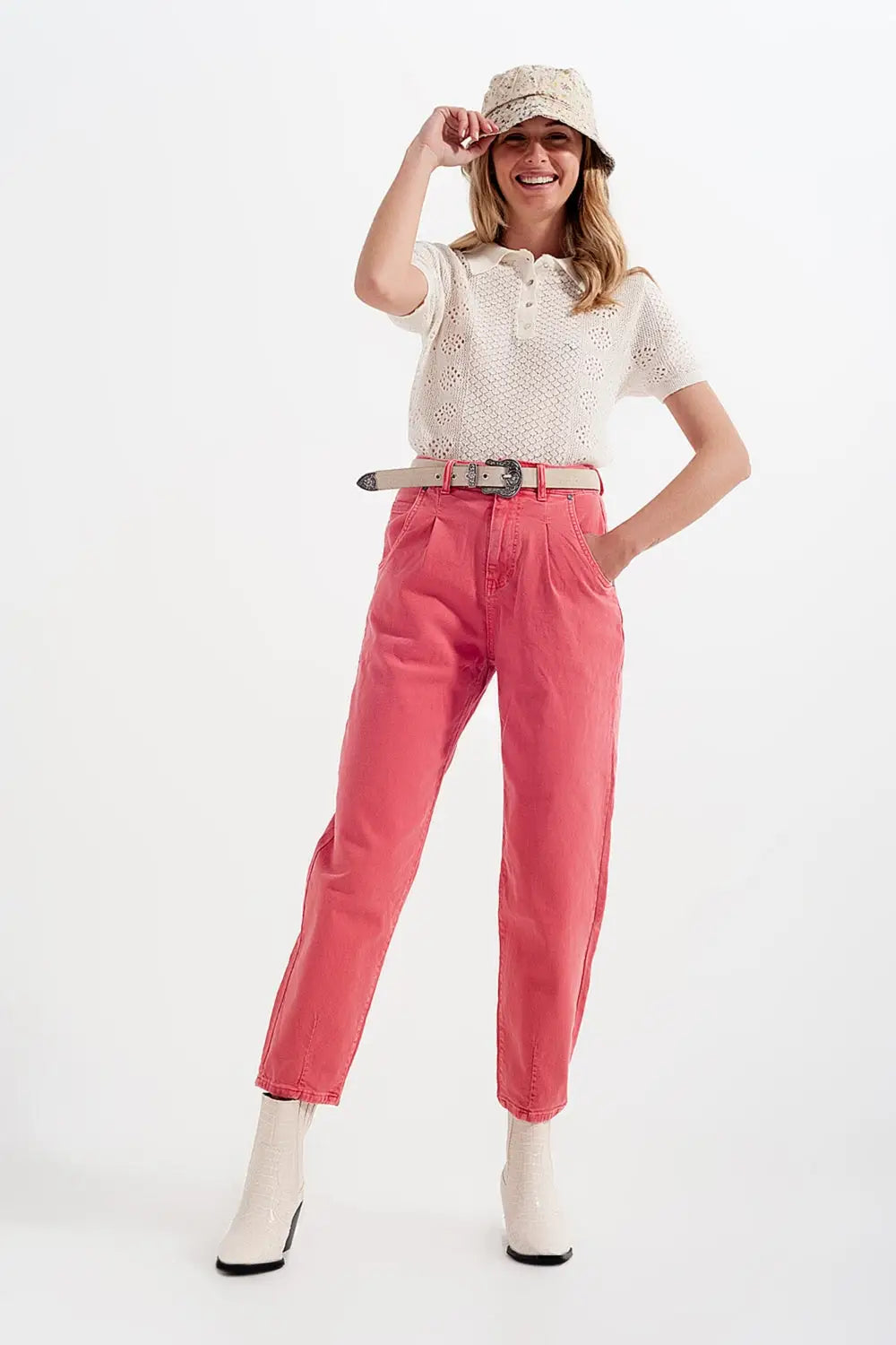 High rise mom jeans with pleat front in pink - Jeans