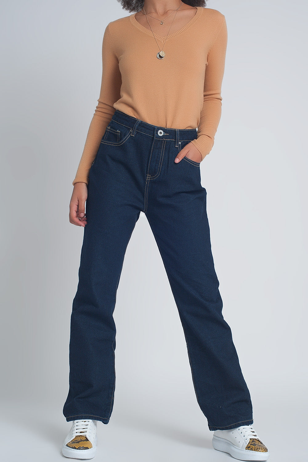 High rise straight cut jeans in dark blue