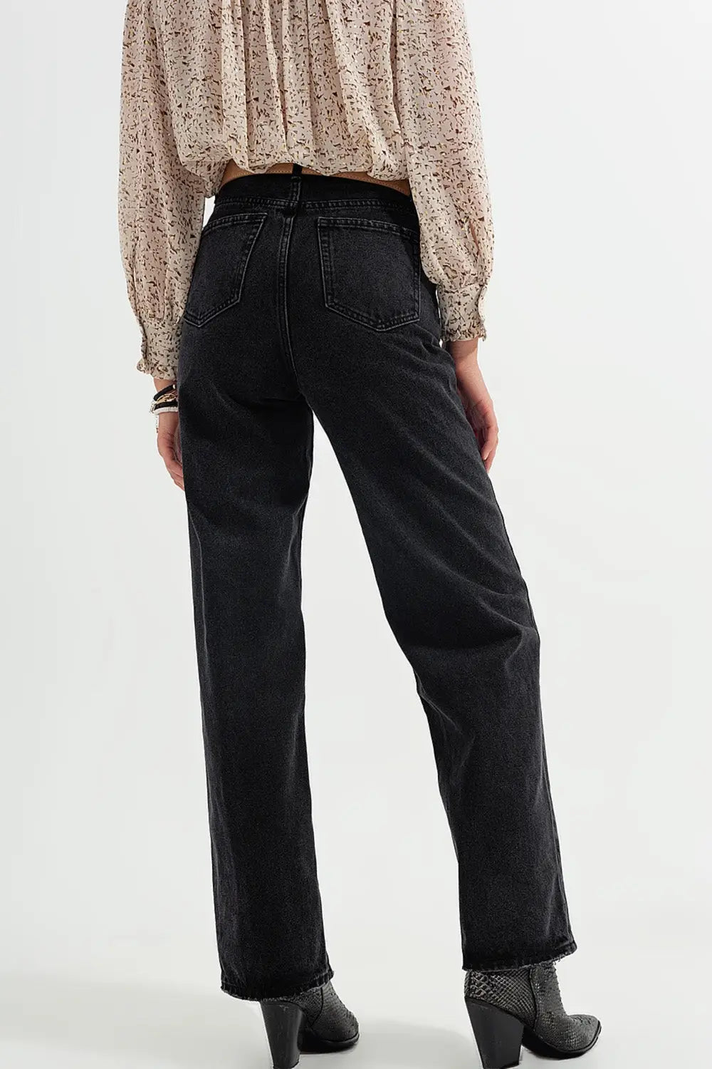 high rise straight jeans in washed black - Jeans