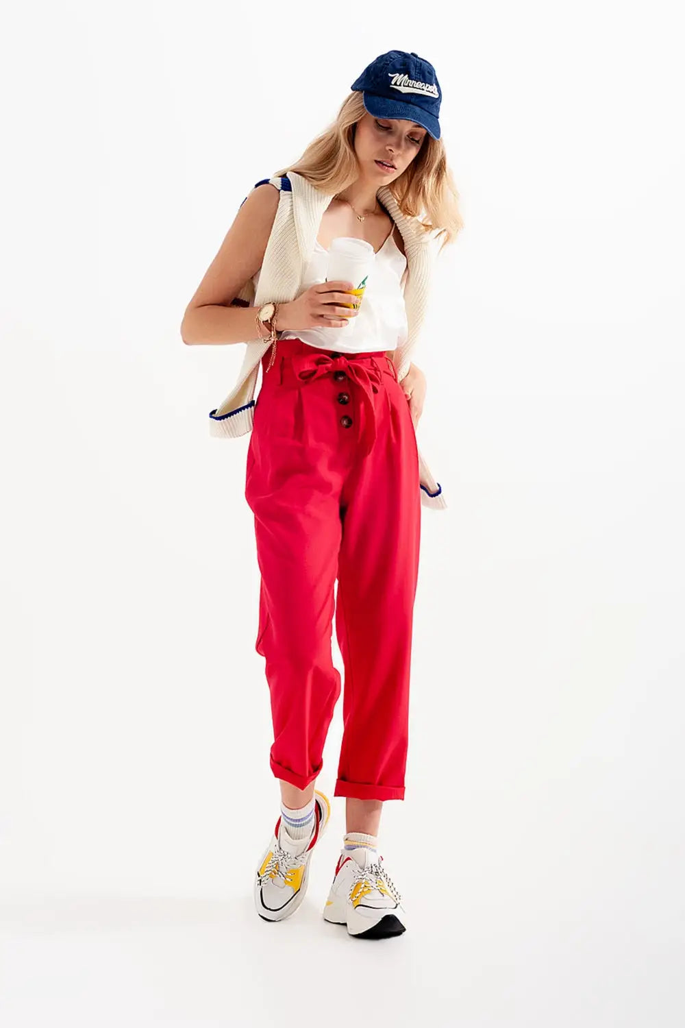High waist belted paperbag trousers in red - Pants
