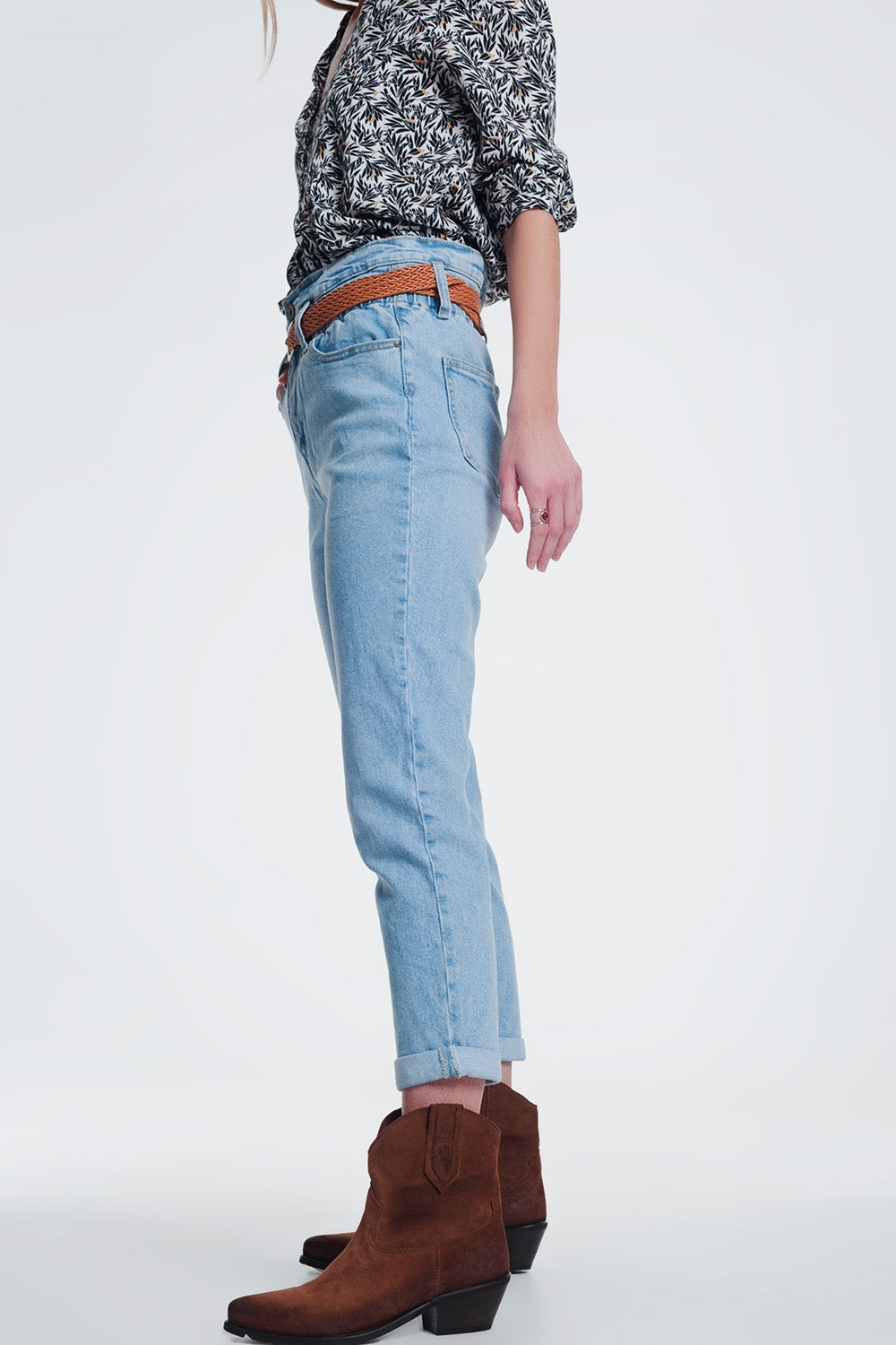 high waist mom jeans with belt in light denim