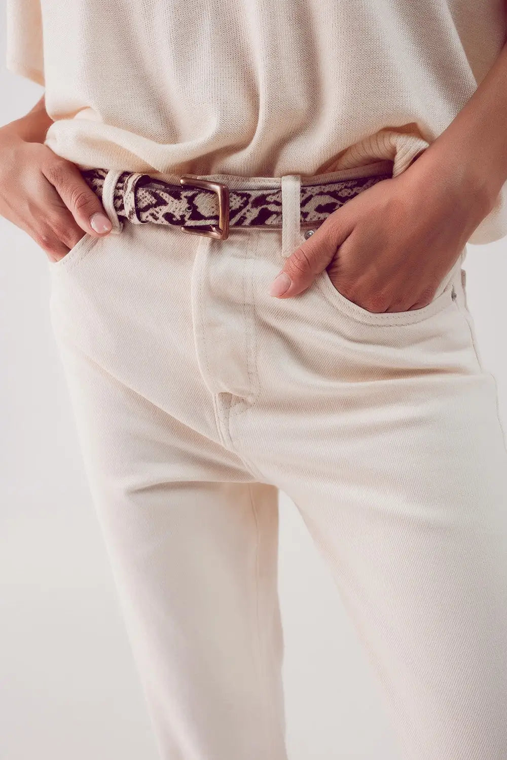 High waist relaxed leg jean in ecru - Jeans
