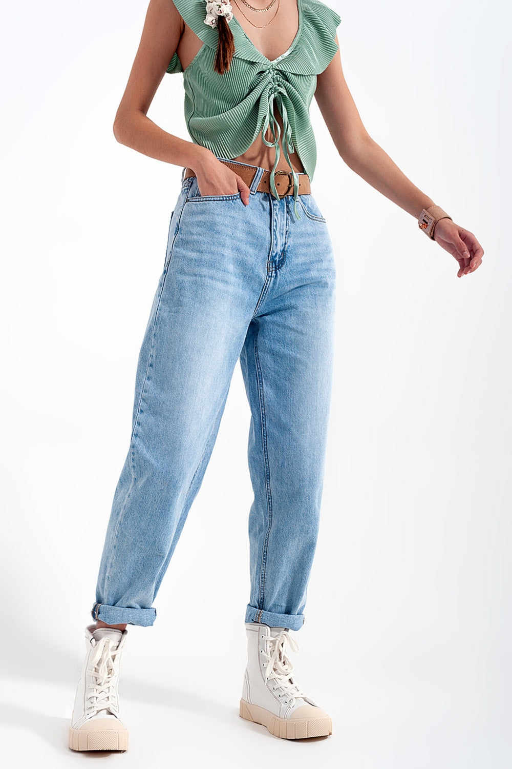 High waist straight leg jeans in light wash