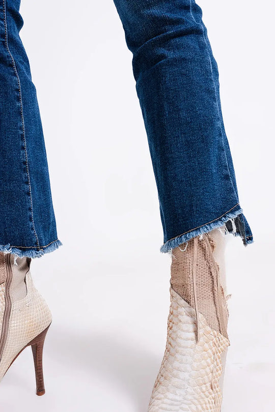 High waisted jeans with asymmetrical hem - Jeans