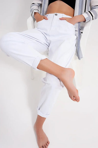 High waisted loose tapered leg jeans in white - Jeans