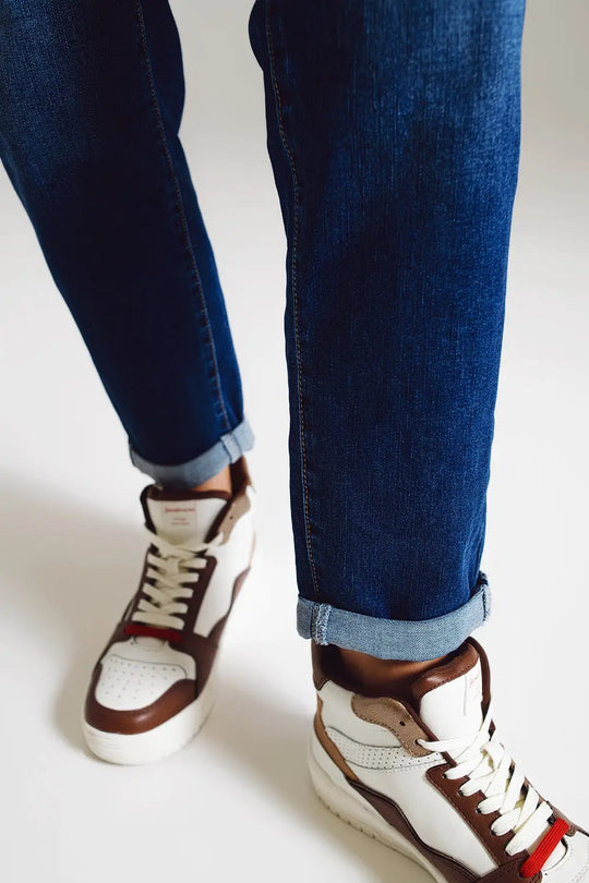 High waisted mom jean in medium wash - Jeans