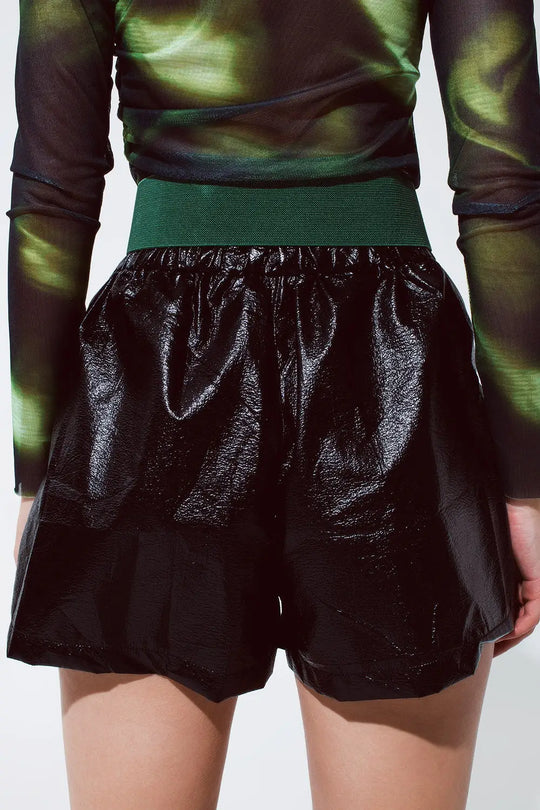 High waisted short leather pants in black - Pants