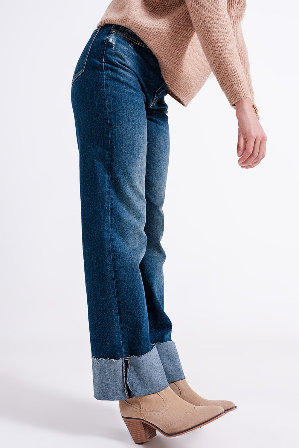 Q2 High waisted straight jean with roll hem in blue