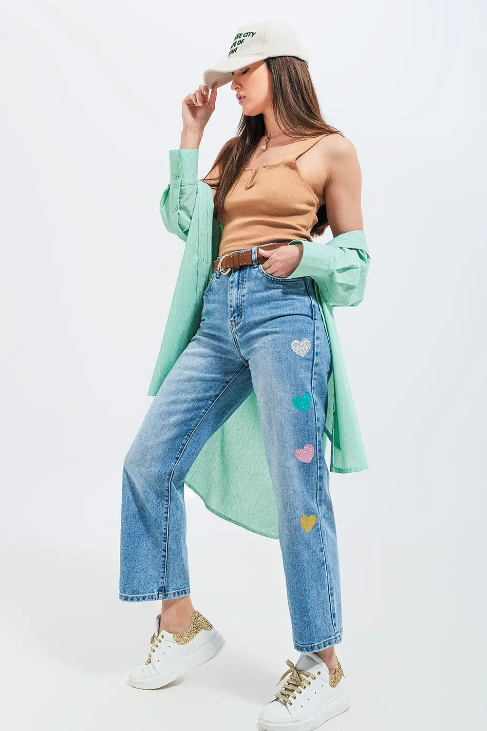 High waisted straight leg jean with heart print in mid wash - Jeans