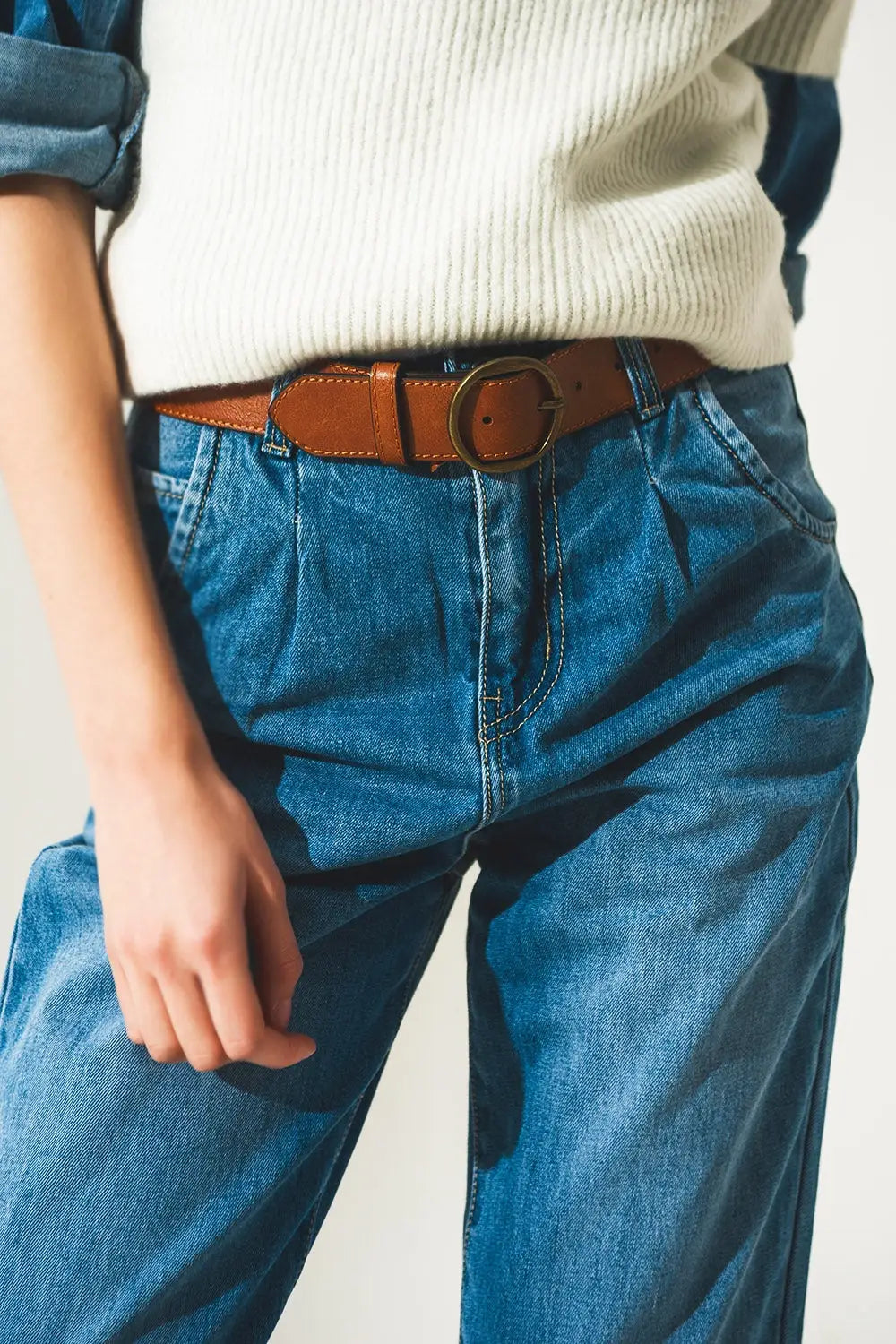 Jean à coupe droite avec pinces à la taille bleu moyen - Pantalons
