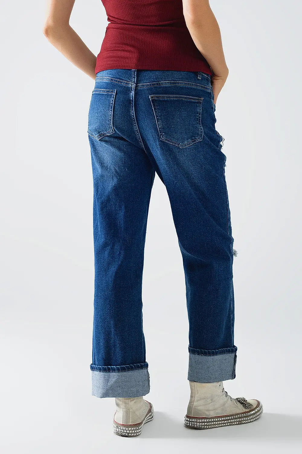 Jean à jambe large agrémenté de quelques patchs - Pantalons