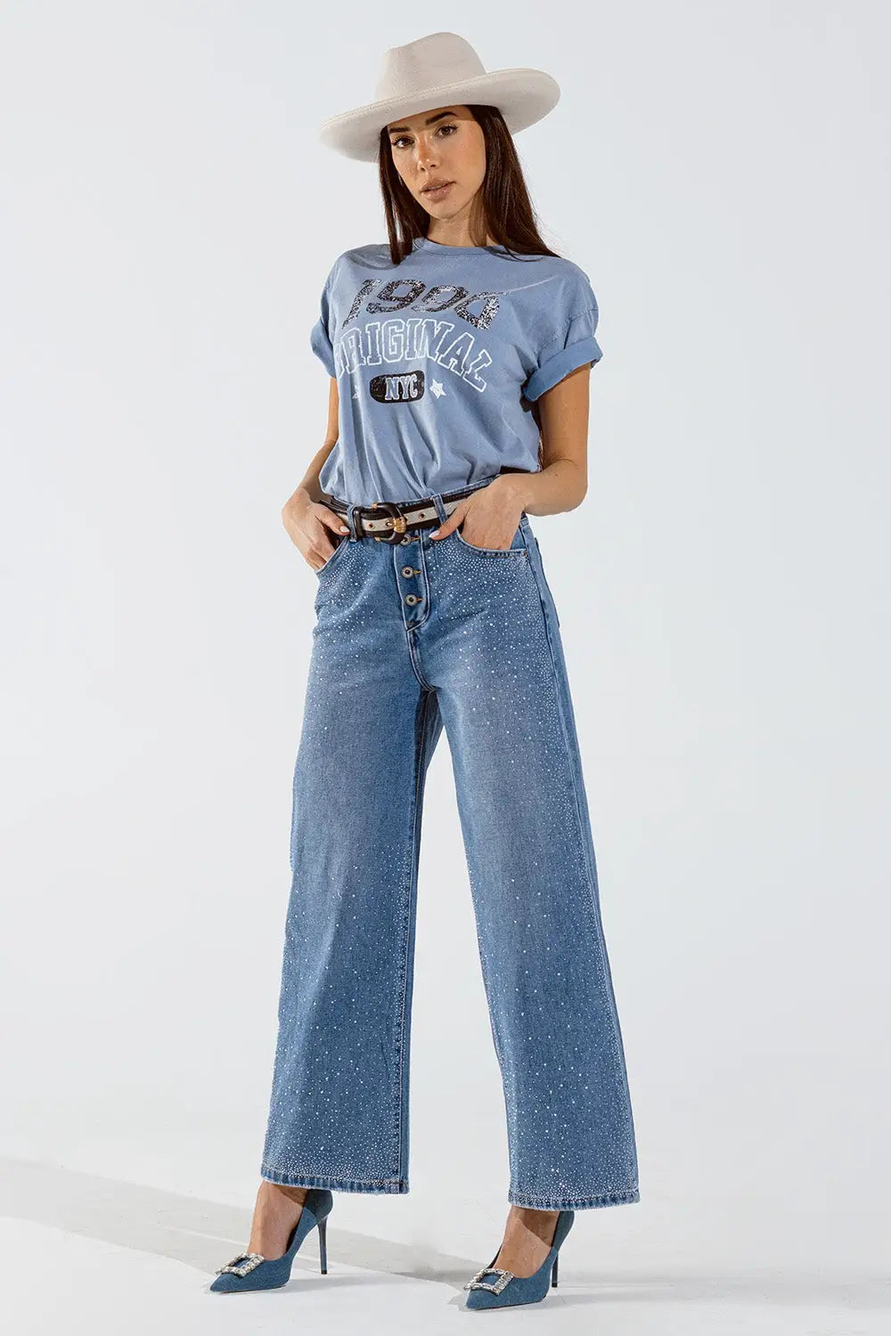 Jean à jambe large avec boutons apparents et détails de stras délavage moyen - Pantalons