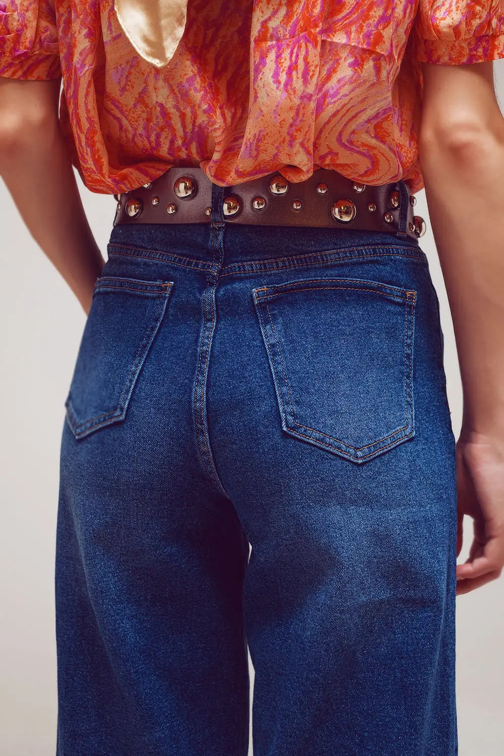 Jean à jambes larges avec détails d’ourlet en lavage moyen - Pantalons
