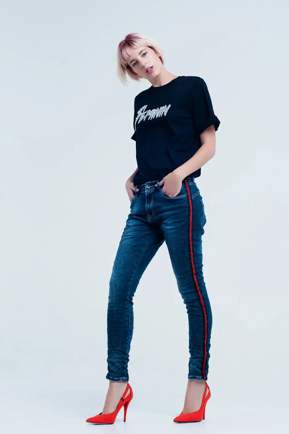 Jean bleu boyfriend foncé avec bande latérale rouge - Pantalons