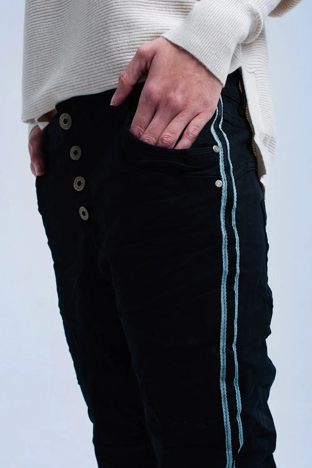 Jean boyfriend noir avec des boutons - Pantalons