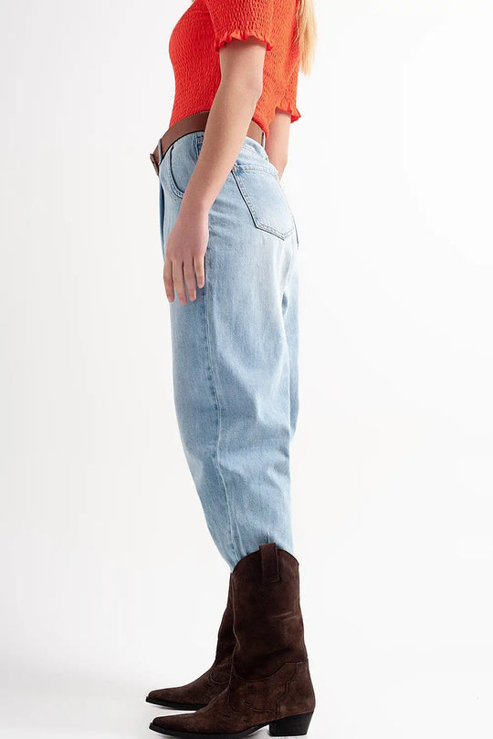 Jean coupe décontractée avec taille haute et plis sur le devant en délavé à eau de Javel - Pantalons