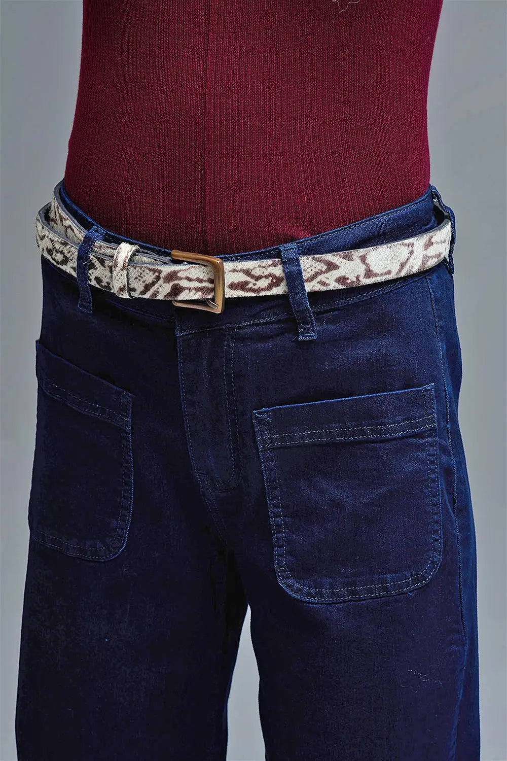 Jean droit marine avec pochettes en bleu profond - Pantalons
