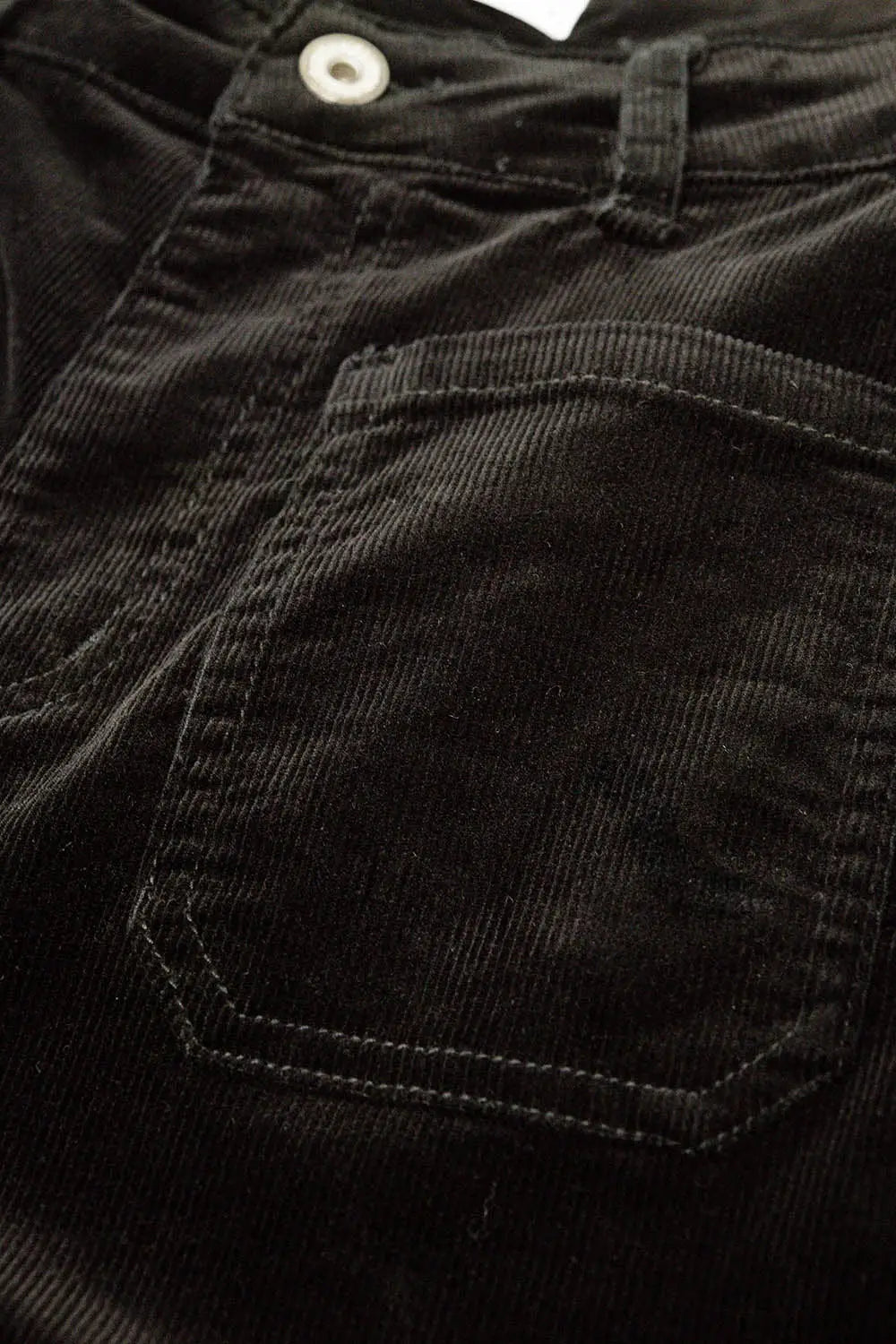 Jean en velours côtelé à jambes droites noir avec poches - Pantalons