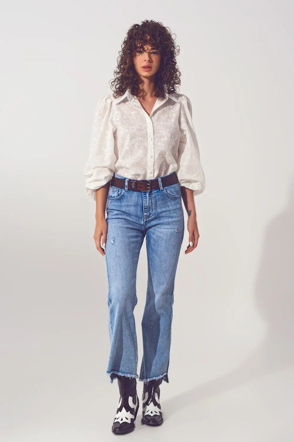 Jean évasé en Bleu Clair à Ourlet Asymétrique - Pantalons