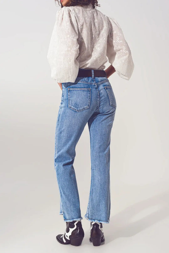 Jean évasé en Bleu Clair à Ourlet Asymétrique - Pantalons
