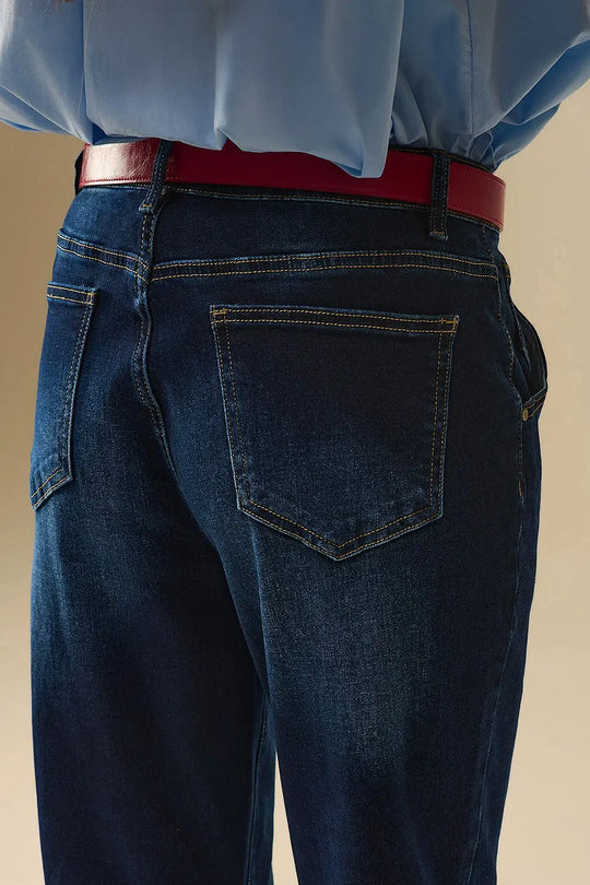 Jean foncé avec surpiqûres contrastées et ourlets à revers - Pantalons