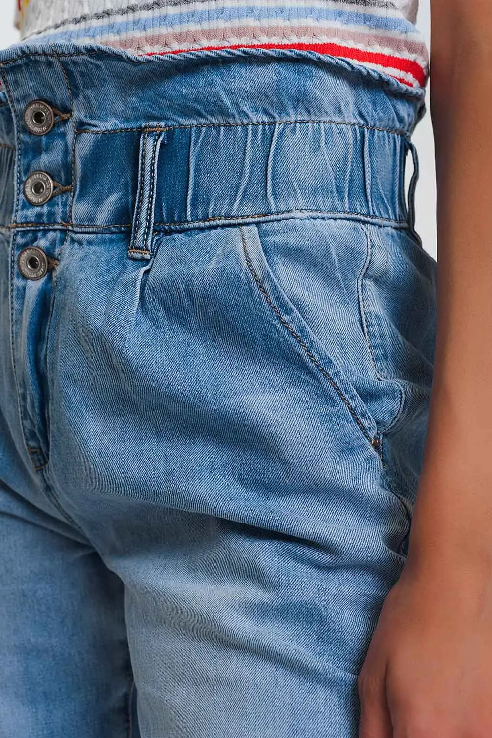 Jean mom avec taille élastiquée à trois boutons - Pantalons