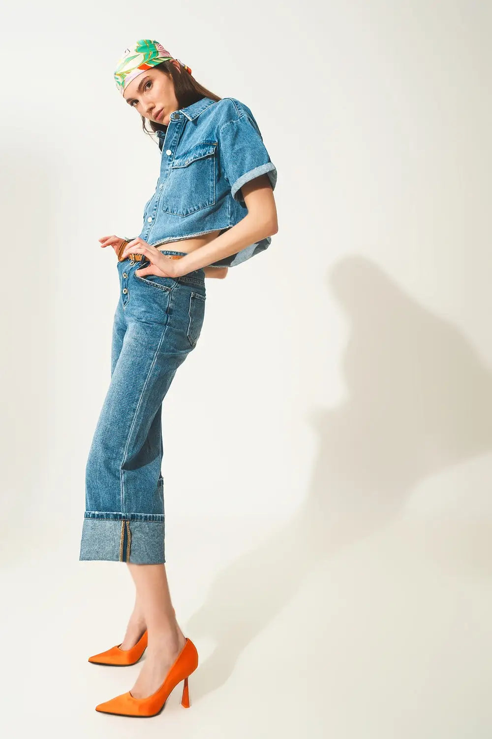 Jean relaxé à ourlet roulé et boutons apparents en bleu - Pantalons