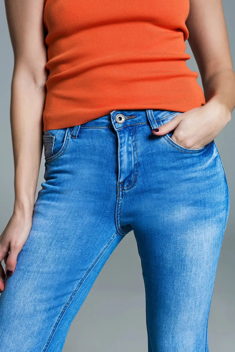Jean skinny à taille normale et jambes évasées délavé clair - Pantalons