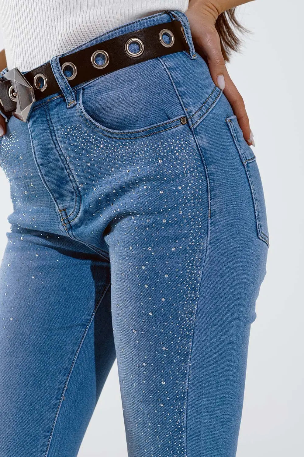Jean skinny bleu délavé avec strass sur le devant - Pantalons
