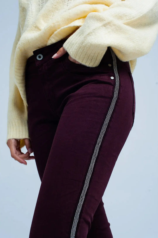 Q2 Jean skinny Bourdeaux avec rayure métallisée sur le côté