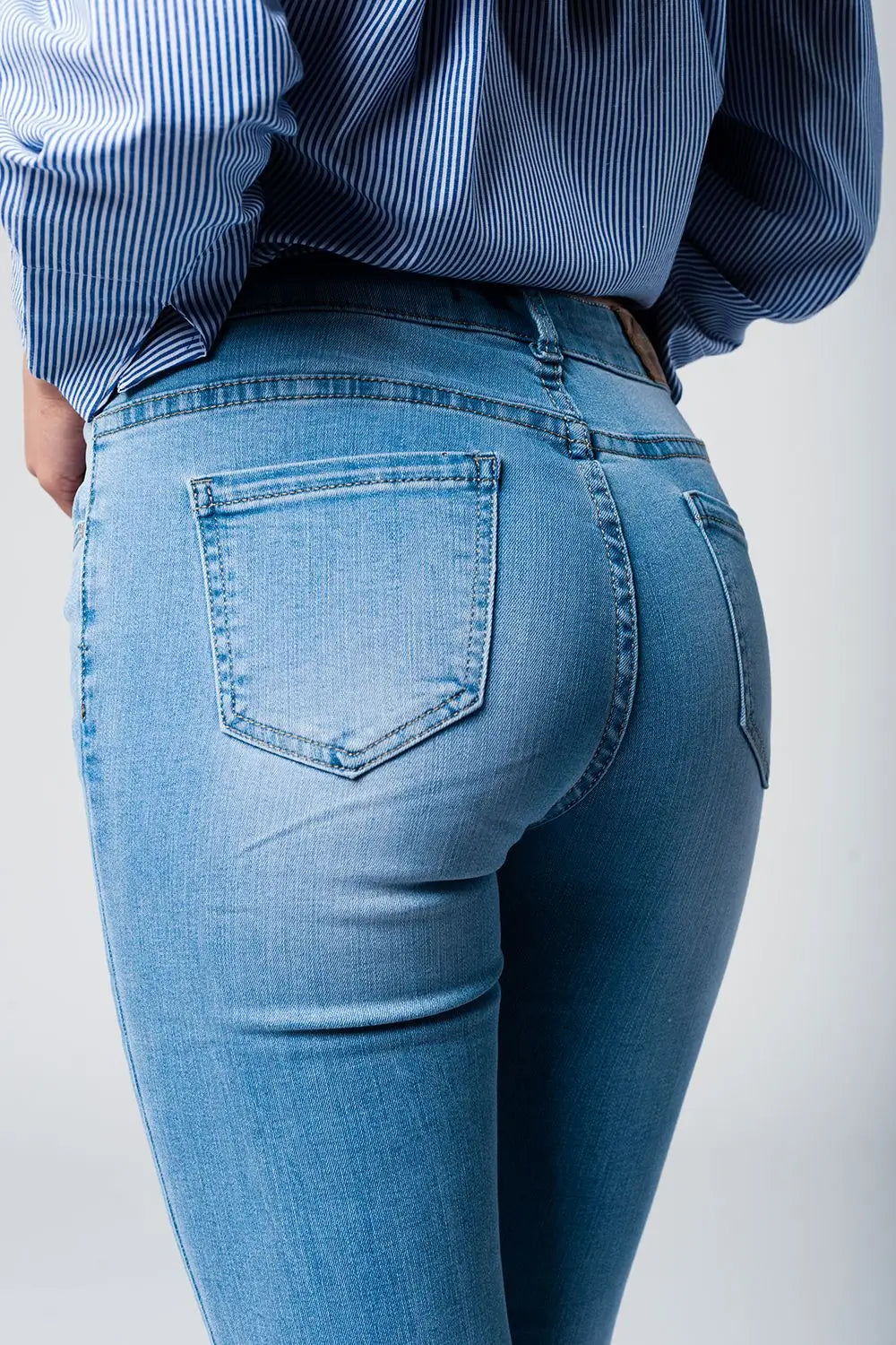 Jean skinny délavé avec découpe aux genoux - Pantalons