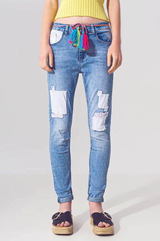 Q2 Jean Skinny Extensible avec Empiècements en Délavage Moyen et Détail de Ceinture