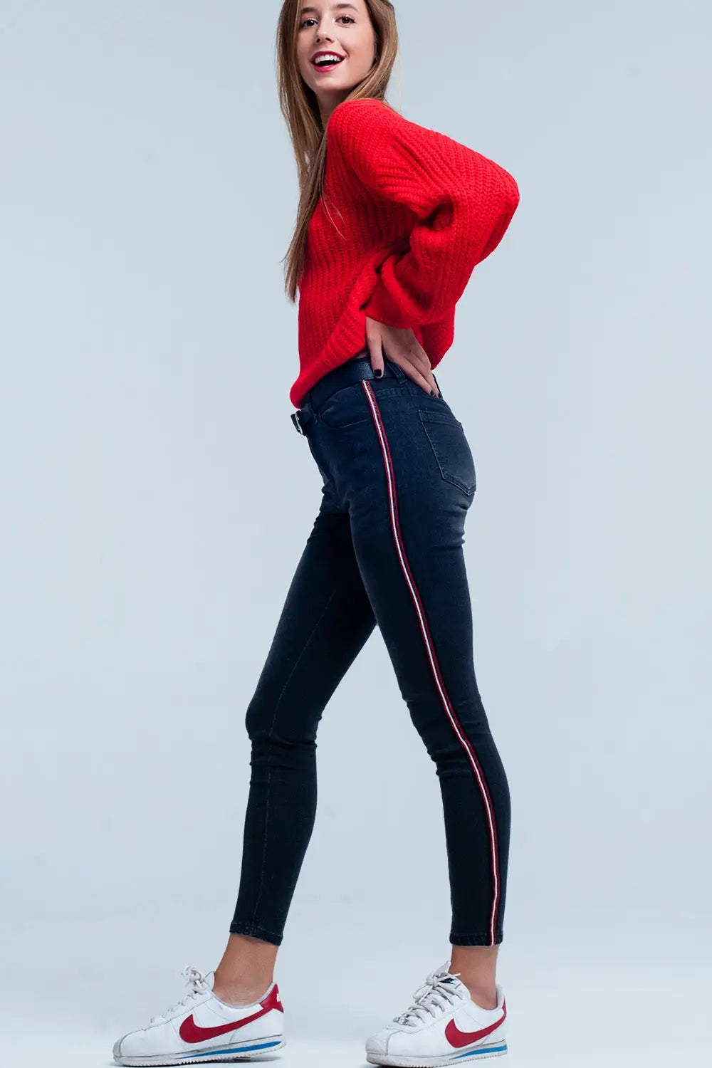 Jean skinny noir à rayures latérales rouges - Pantalons